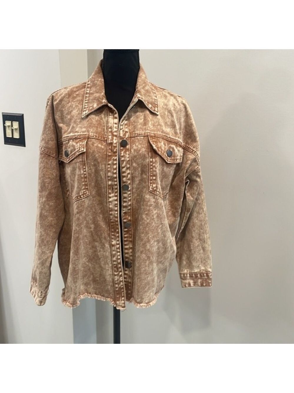Black Label by C’est Toi NWOT oversized brown distressed denim jacket. Size M
